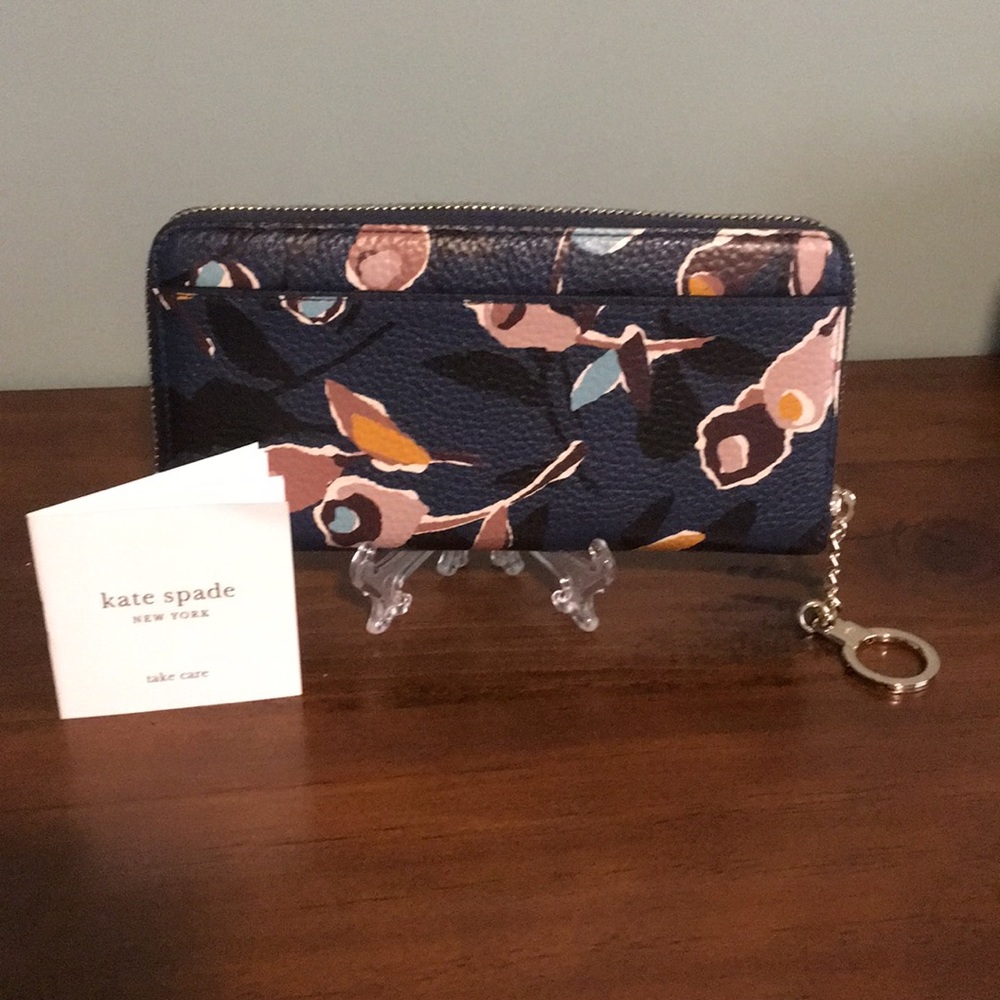 Kate Spade-NEDA Briar Lane Paper Rose Wallet. NWOT - Picture 2 of 4